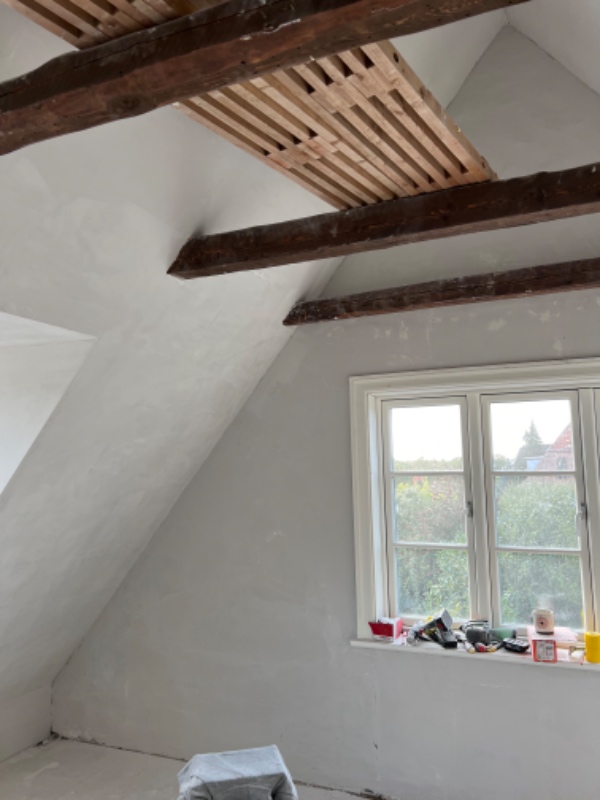 Opsætning af filt på 4 værelser (med loft til kip)