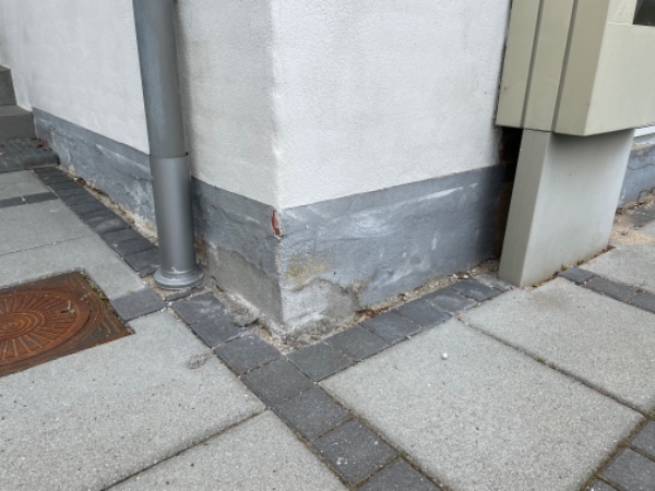 Reparation og maling af sokkel