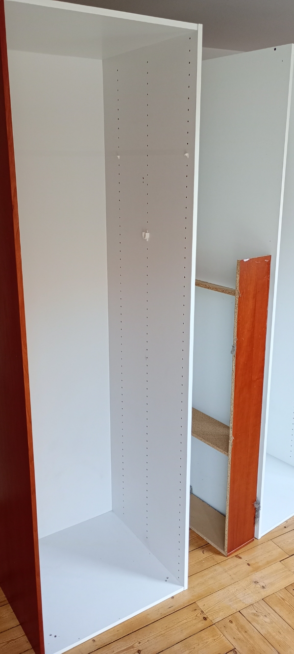 Afhentning af toilet, vaskemaskine og toilet møbel til genbrugspladsen