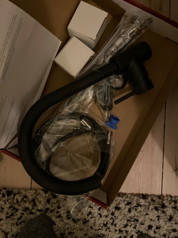 Skiftning af køkken vandhane