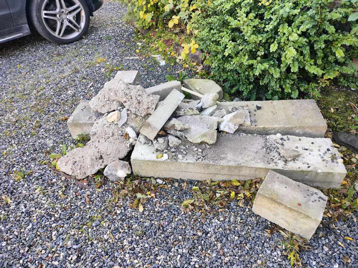 Fjernelse af gammel fundament affald