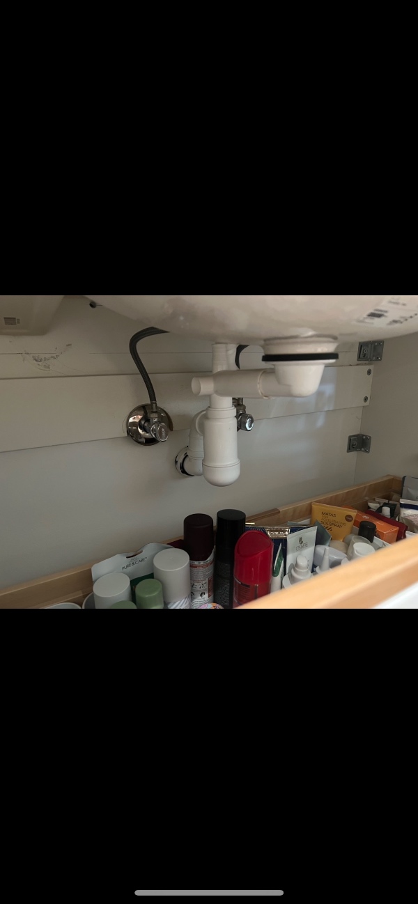 Samle og gammel håndvask ned, hænge badeværelses møbel inkl. håndvask op