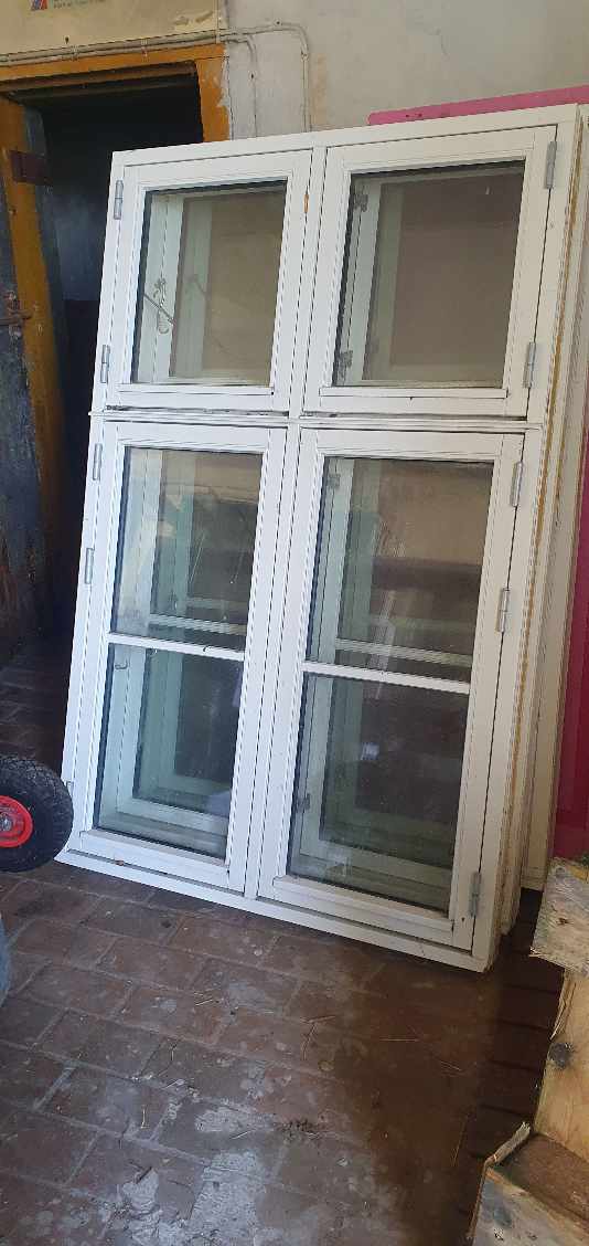 Montere 2 HOVEDDØRE og 1 VINDUE