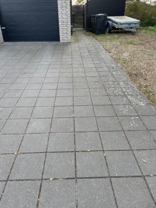 Fjernelse af ukrudt fliser/terrasse