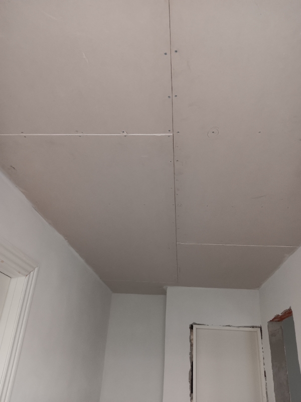 Fuldspartling og maling af loft