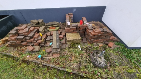 Afhentning af gamle betonfliser