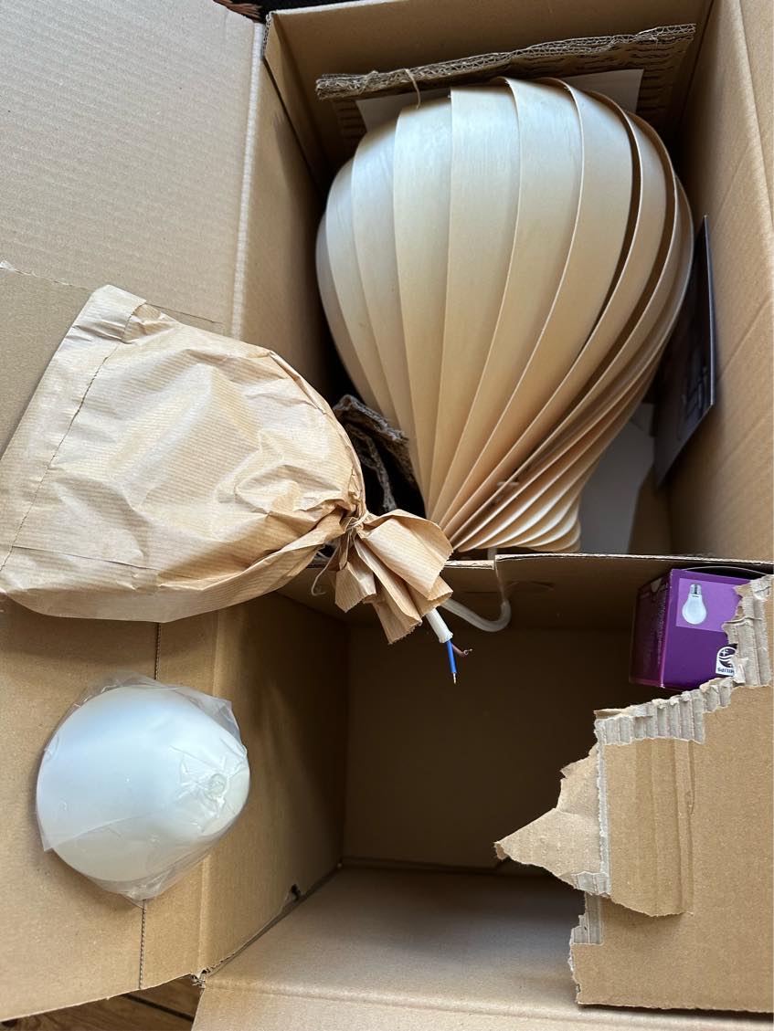Ophængning af lampe