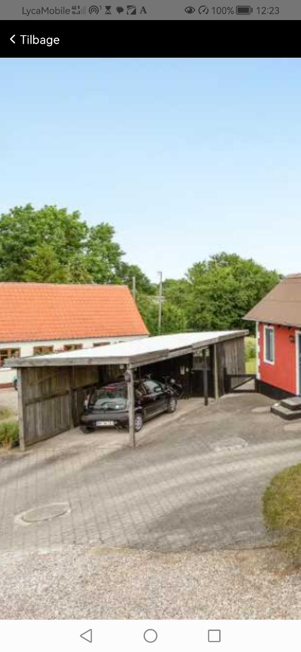 Lave en carport, 18m2, om til garage + renovere et tilknyttet opbevaringsrum, 9m2.