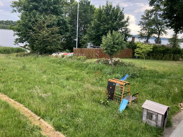 Plæneklipning med plænetraktor