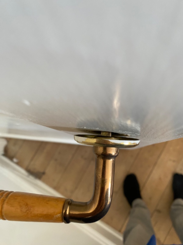 Fastgørelse af løse dørhåndtag