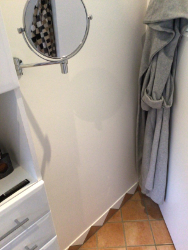 Montere en radiator på badeværelse