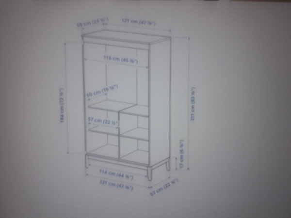 Skille 1ikea  klædeskab ad  Tage badeværelsesskab ned. Måske andre småting skues ned.