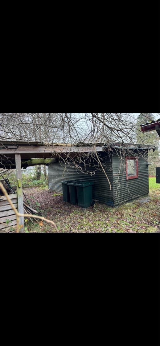 Hjælp til at fjerne et gammelt skur ved sommerhus