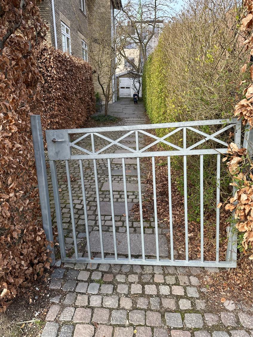 Reparation og svejsning af havelåge