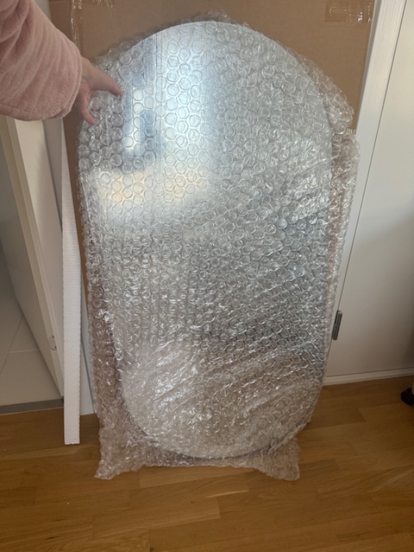 Ophængning af spejl og hylde