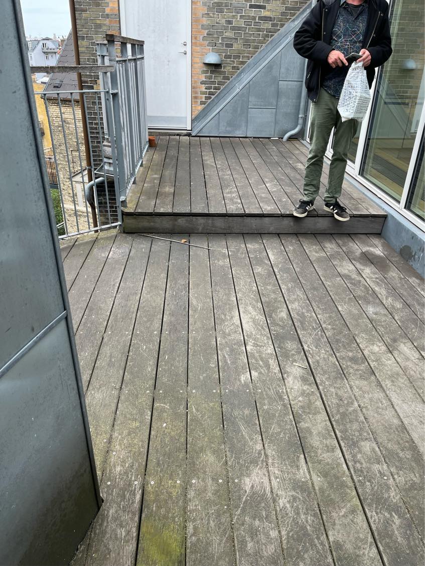 Rensning af tagterrasse Nørrebro
