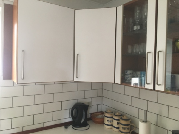 Fjerne gamle spots og opsætning af nye spots i køkkenskabe