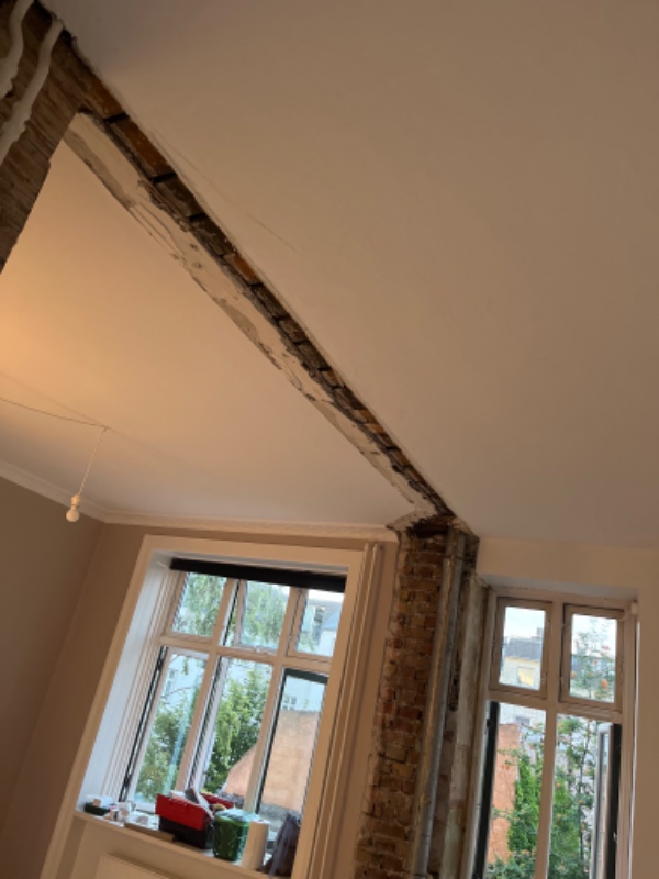 Pudsning af lille stykke mur og loft