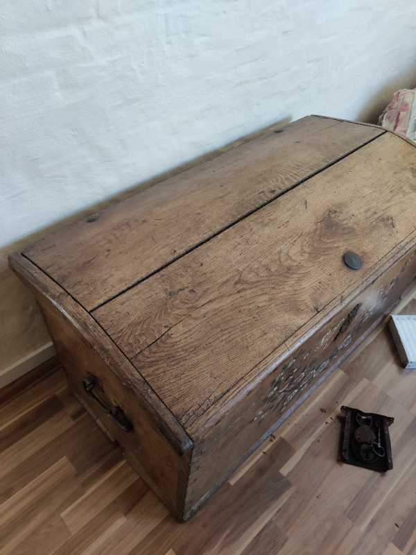 Vi har arvet en gammel kiste, der trænger til en kærlig hånd