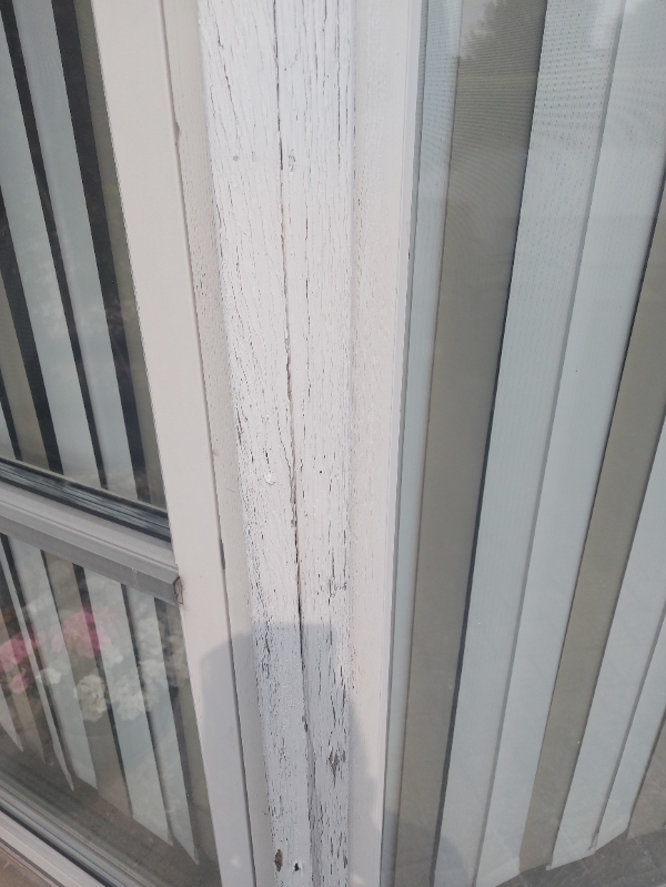 8 brædder skal skiftes, isolering med skum bagved og en dør som binder