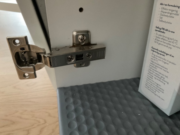 Hængsler på en køkken skab