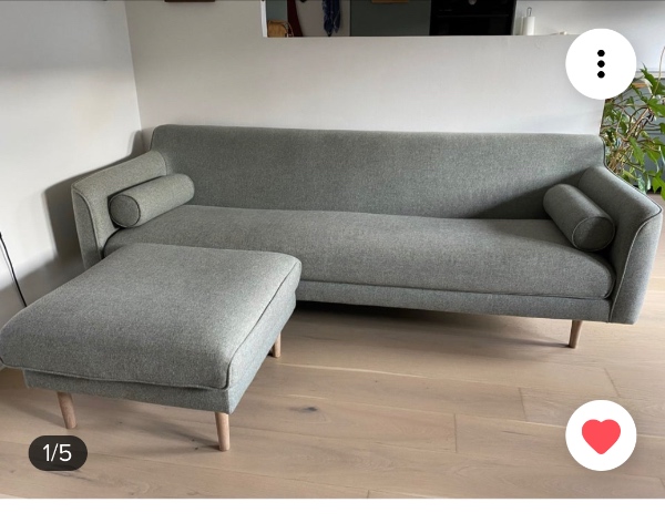 Hente og aflevere sofa og reol (kræver to kvinder/mænd til at bære)