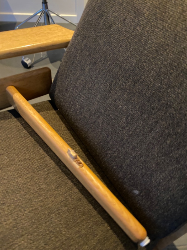 En lænestol ( wegner) og en wegner y-stol