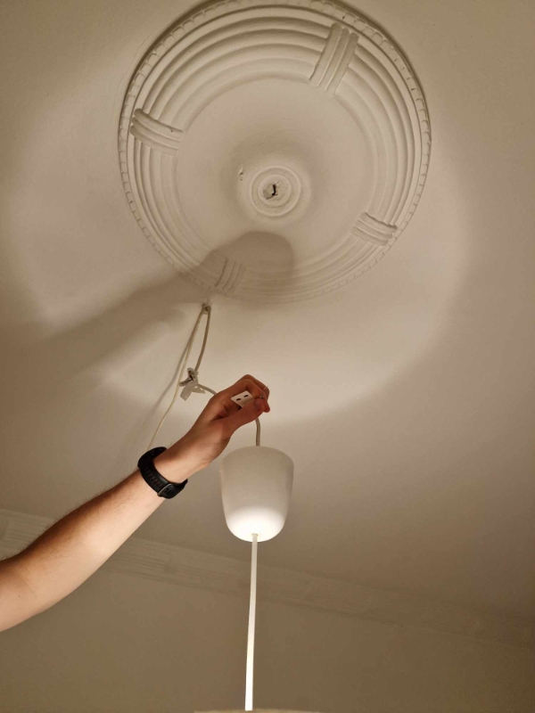 Opsætning af lampe i loft