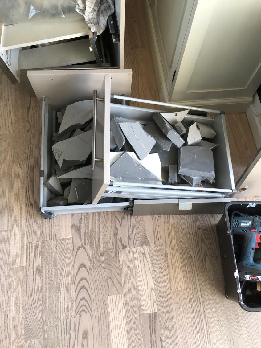 Fjernet køkken elementer der er taget ned