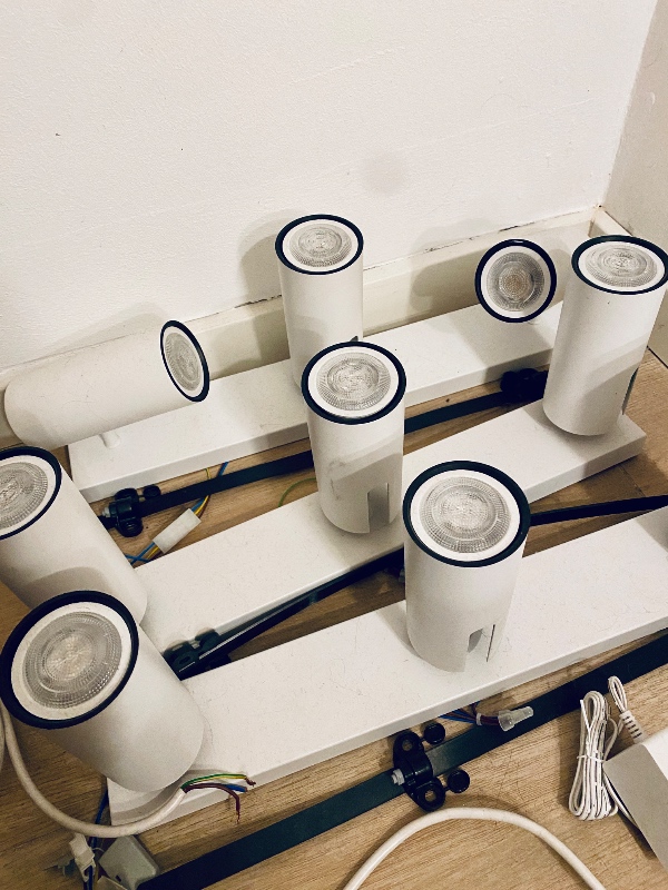 Philips Hue spots x 3 steder