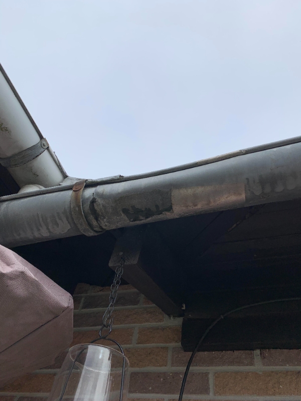 To change 2 rain water pipes