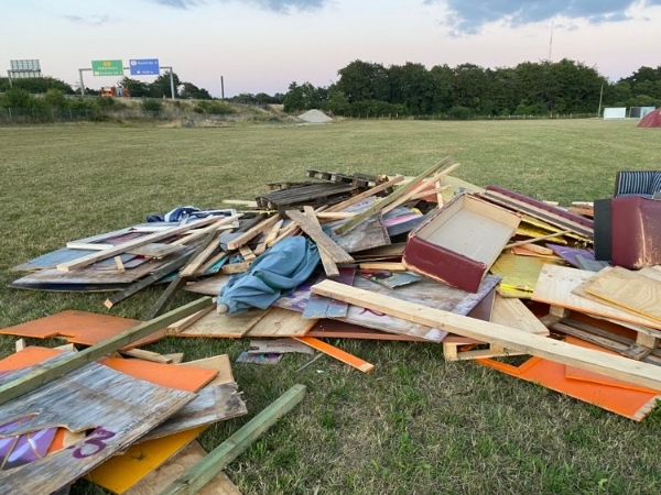 Afhentning af blandet træ affald