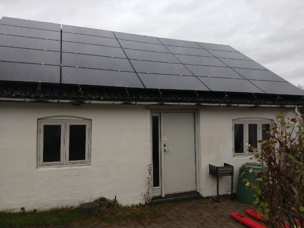 rensning af tagrender og nedløbsrør på hus + udhus