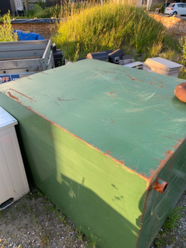 Fjernelse af olietank og vaskemaskine