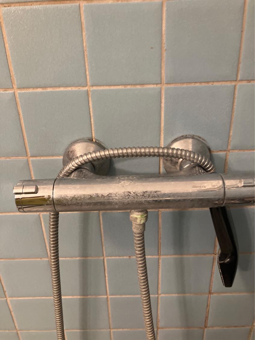 Sætte et bruse armatur op