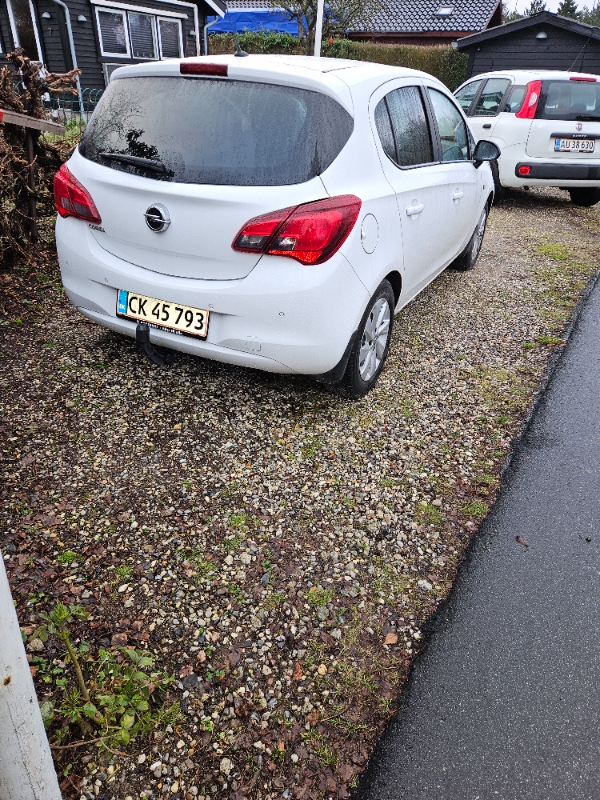 Granitskærver i indkørsel