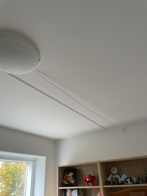 forlængelse / udskiftning af ledninger og sat pænt op på væggene