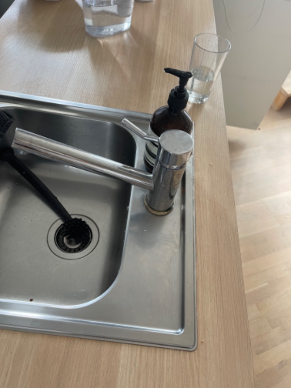 Udskiftning af toilet og køkkenarmatur