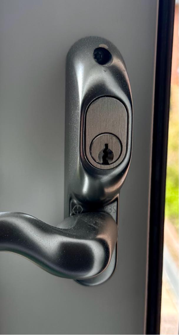 Jeg søger en låsesmed til omstilling af 7 låse