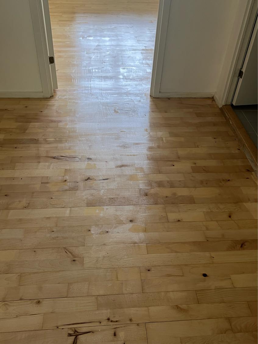 Slibning af gulv og lakering