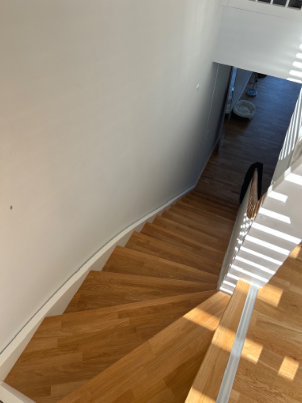 Flytte en sofa fra 1.sal til stue etage