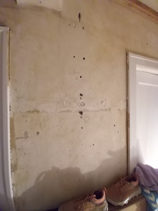 Pudsning og spartels af lille gang