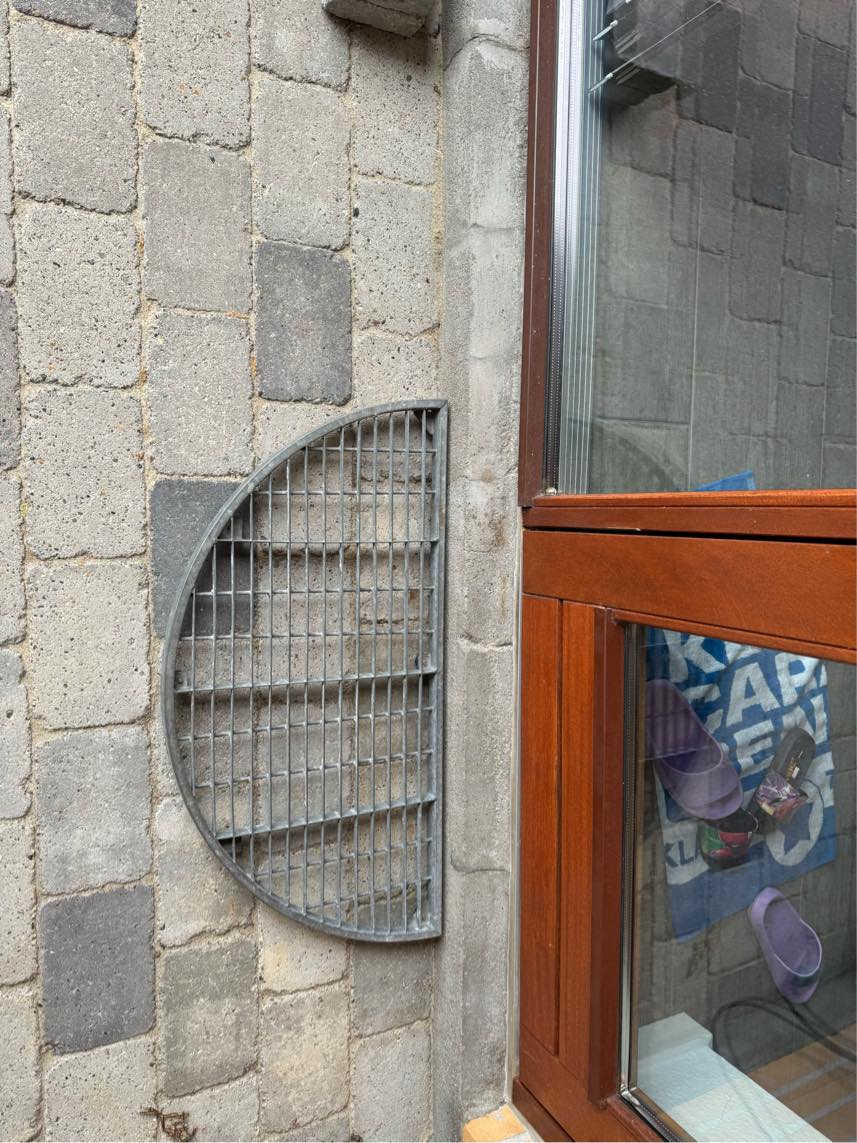 Sokkel reparation + skift af dilatationsfuge i mur