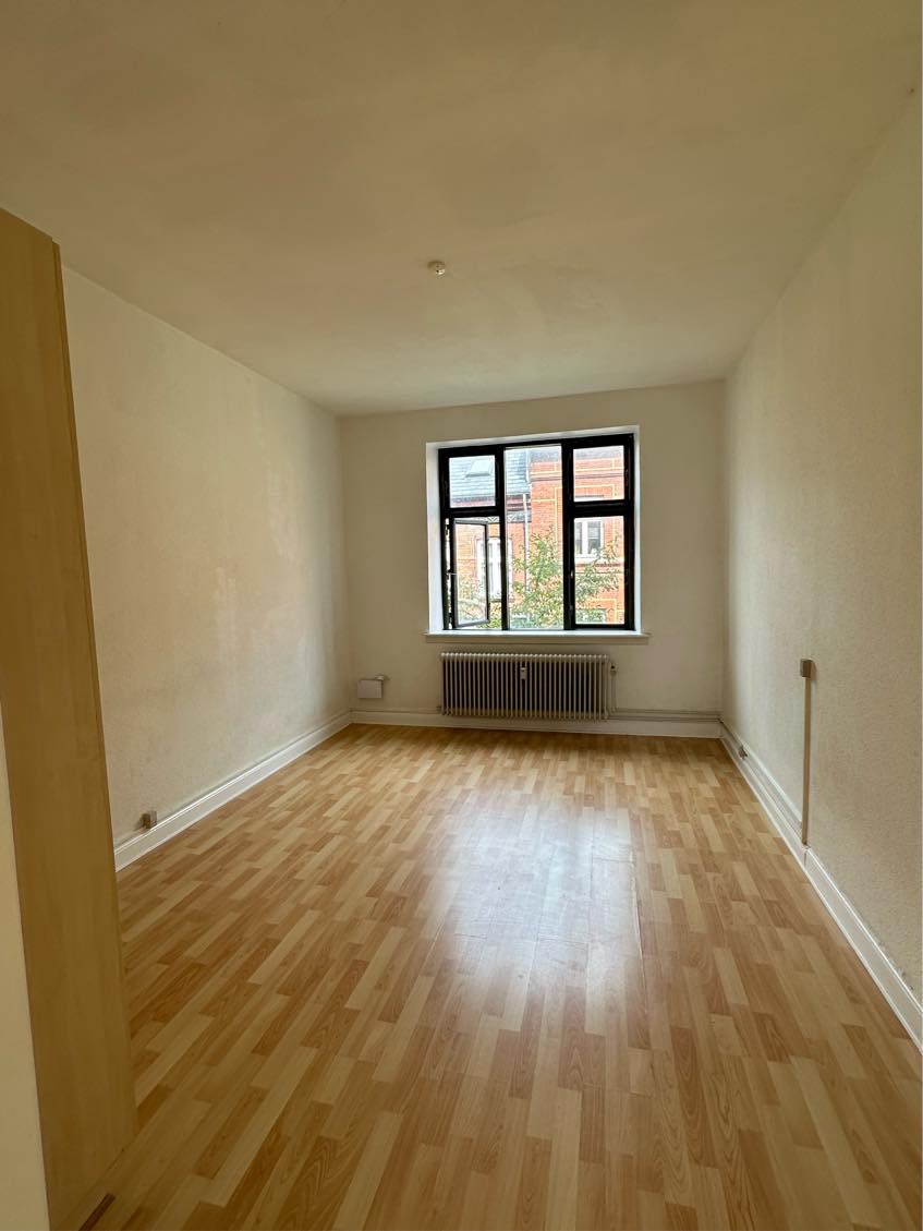 Hænge ting op: gardiner, hylder, billeder