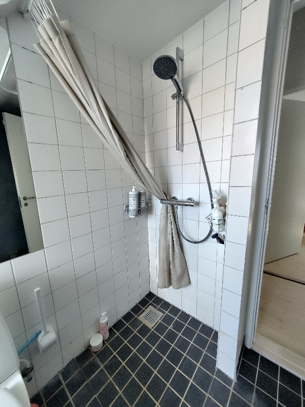 ny silikonefuge ved bad og kogeplade