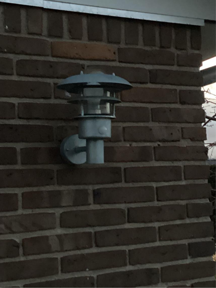 Udskiftning af udendørs lampe