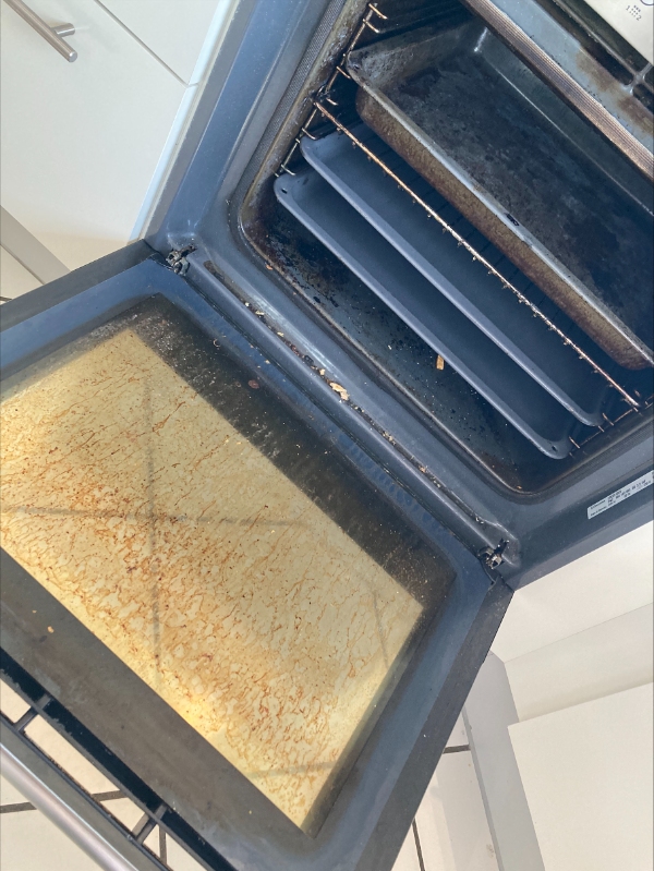 Grundig rengøring af ovn