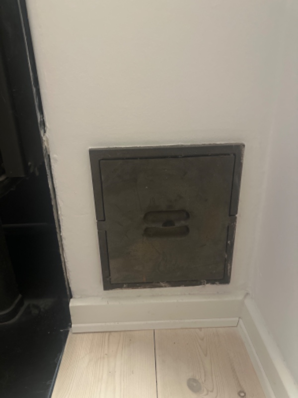 Afmontering og bortskaffelse af brændeovn. Gerne også murerarbejde efterfølgende.