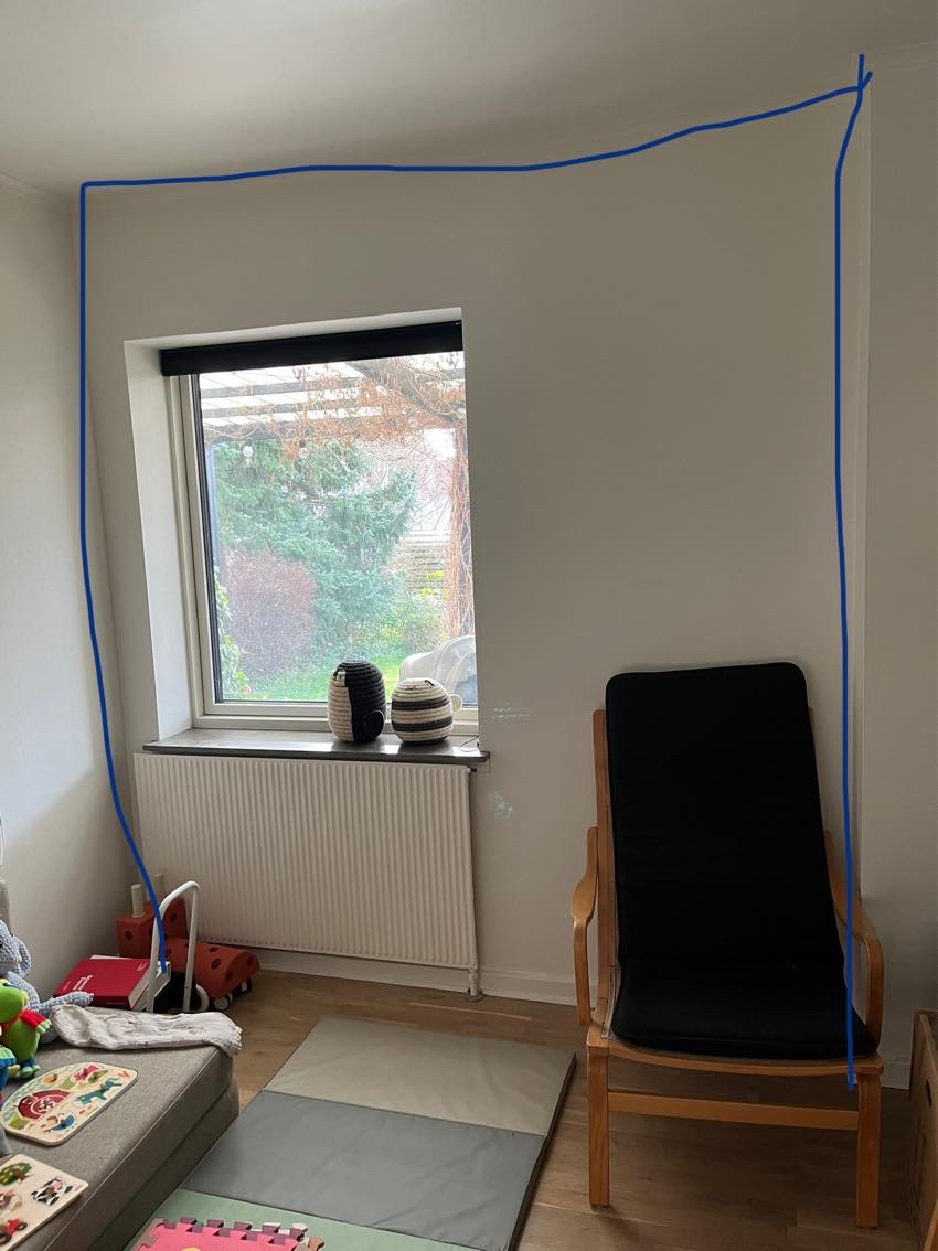 Opsætning af non-woven tapet på børneværelse