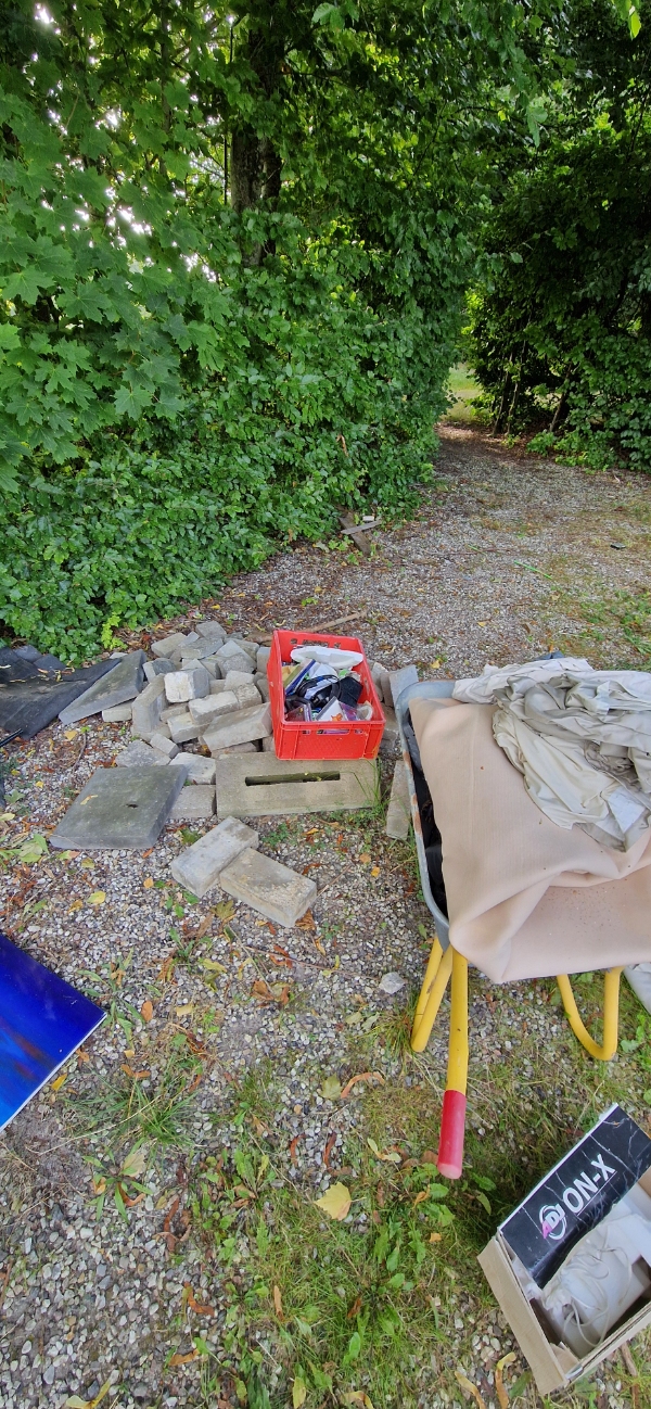 Kørsel på genbrug med diverse affald.